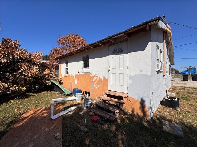 323 W 9TH STREET, Frostproof, FL 33843