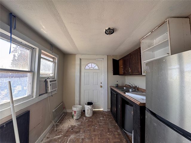 323 W 9TH STREET, Frostproof, FL 33843