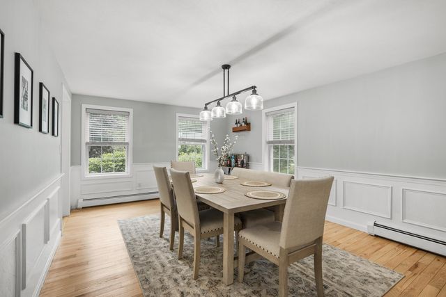 2 Chapman Way, Exeter, NH 03833