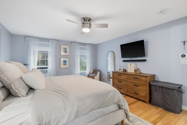 2 Chapman Way, Exeter, NH 03833