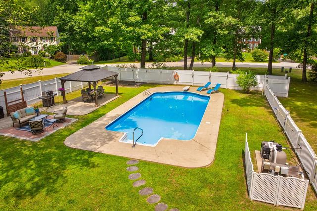 2 Chapman Way, Exeter, NH 03833