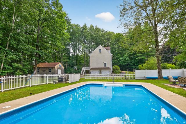 2 Chapman Way, Exeter, NH 03833