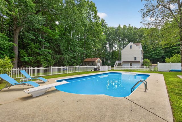 2 Chapman Way, Exeter, NH 03833