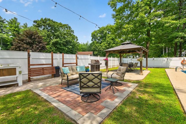 2 Chapman Way, Exeter, NH 03833