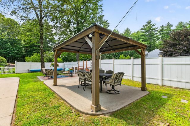 2 Chapman Way, Exeter, NH 03833