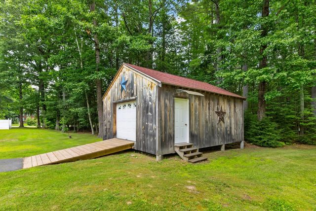 2 Chapman Way, Exeter, NH 03833