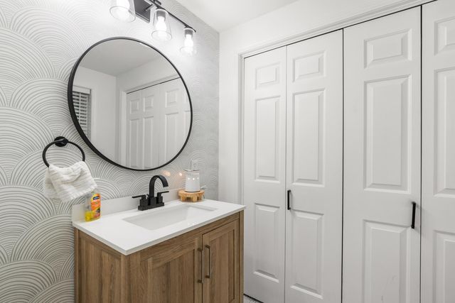 2 Chapman Way, Exeter, NH 03833