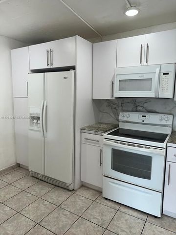 13701 Kendale Lakes Cir B-211, Miami, FL 33183