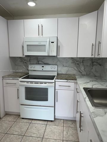 13701 Kendale Lakes Cir B-211, Miami, FL 33183