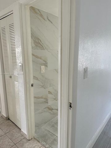 13701 Kendale Lakes Cir B-211, Miami, FL 33183