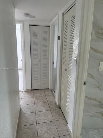 13701 Kendale Lakes Cir B-211, Miami, FL 33183