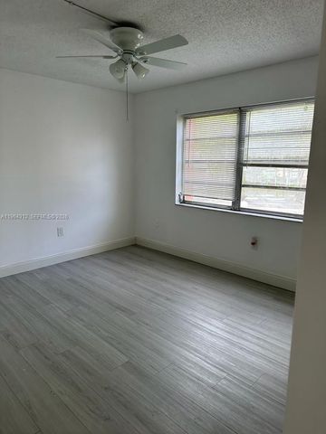 13701 Kendale Lakes Cir B-211, Miami, FL 33183