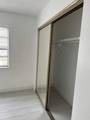 13701 Kendale Lakes Cir B-211, Miami, FL 33183