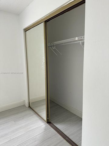 13701 Kendale Lakes Cir B-211, Miami, FL 33183