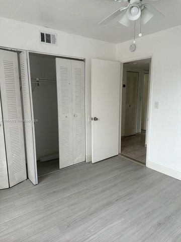 13701 Kendale Lakes Cir B-211, Miami, FL 33183