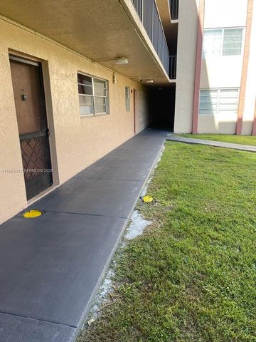 13701 Kendale Lakes Cir B-211, Miami, FL 33183