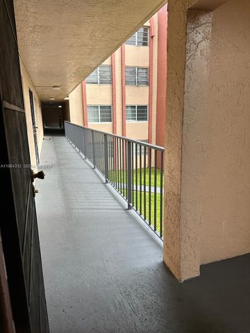 13701 Kendale Lakes Cir B-211, Miami, FL 33183