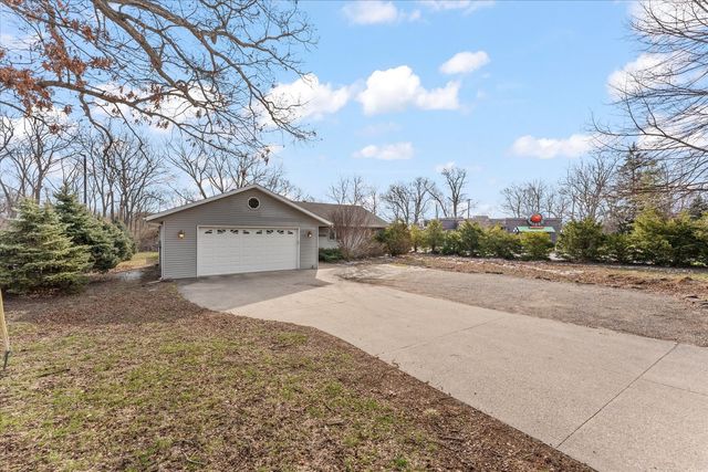 110 S Lombard Street, Mahomet, IL 61853