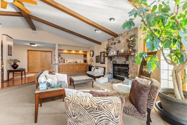 110 S Lombard Street, Mahomet, IL 61853