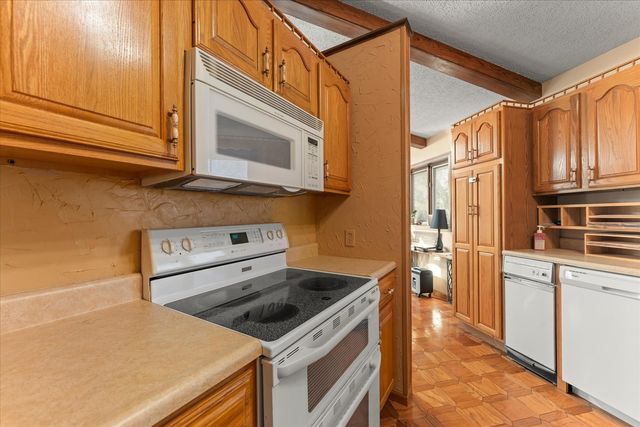 110 S Lombard Street, Mahomet, IL 61853