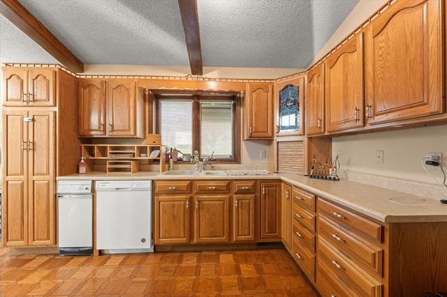 110 S Lombard Street, Mahomet, IL 61853