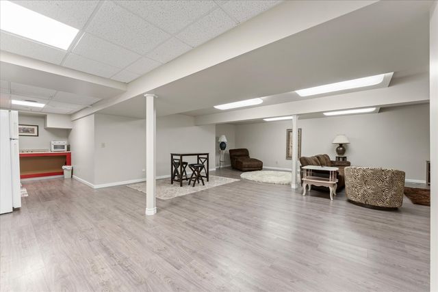 110 S Lombard Street, Mahomet, IL 61853