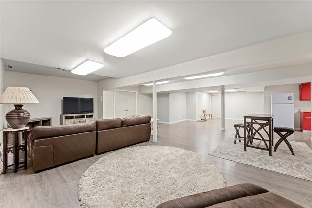 110 S Lombard Street, Mahomet, IL 61853