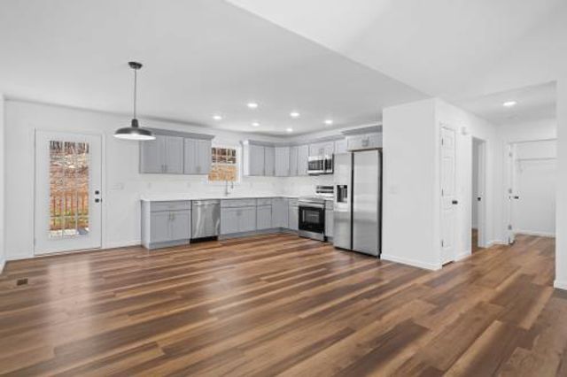 827 Bridges Road, Tunnel Hill, GA 30755