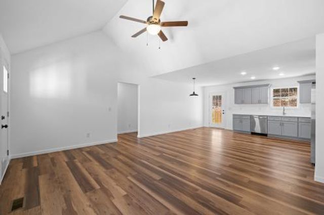 827 Bridges Road, Tunnel Hill, GA 30755