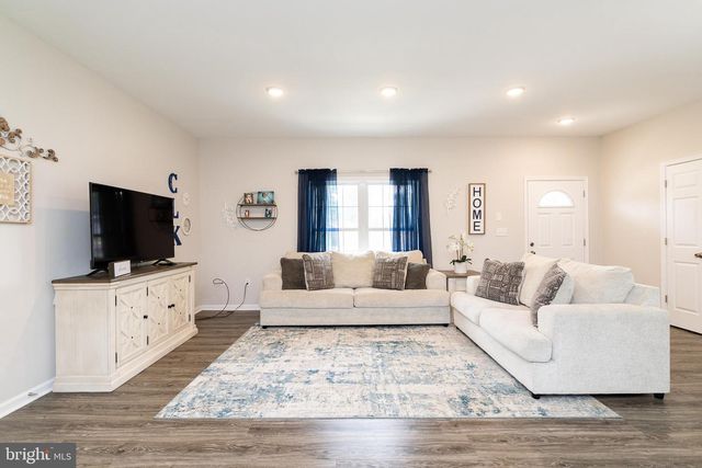 33 SINKER DRIVE, Inwood, WV 25428
