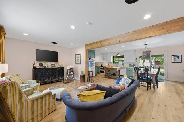 700 Barbara Street, Tomball, TX 77375