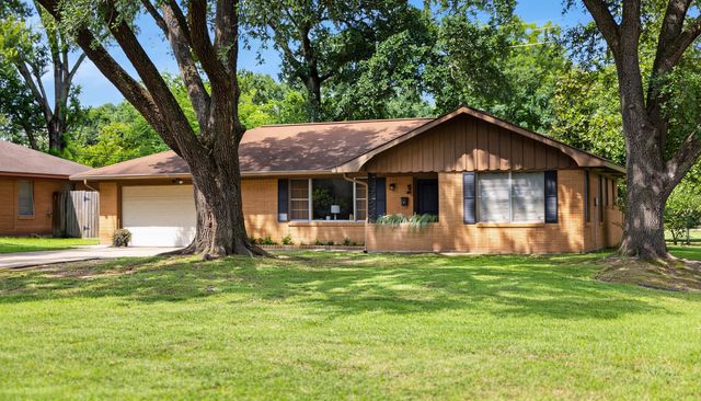 700 Barbara Street, Tomball, TX 77375