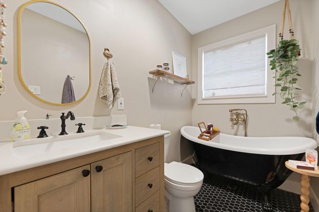 700 Barbara Street, Tomball, TX 77375