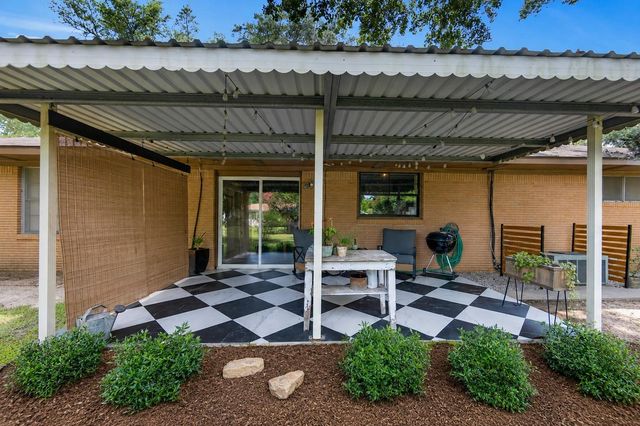 700 Barbara Street, Tomball, TX 77375