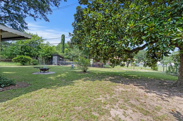 700 Barbara Street, Tomball, TX 77375