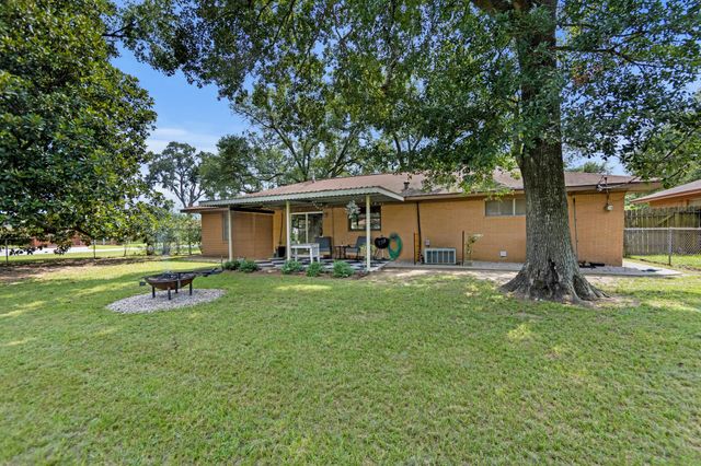 700 Barbara Street, Tomball, TX 77375