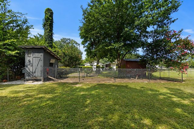 700 Barbara Street, Tomball, TX 77375