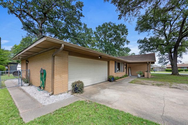 700 Barbara Street, Tomball, TX 77375