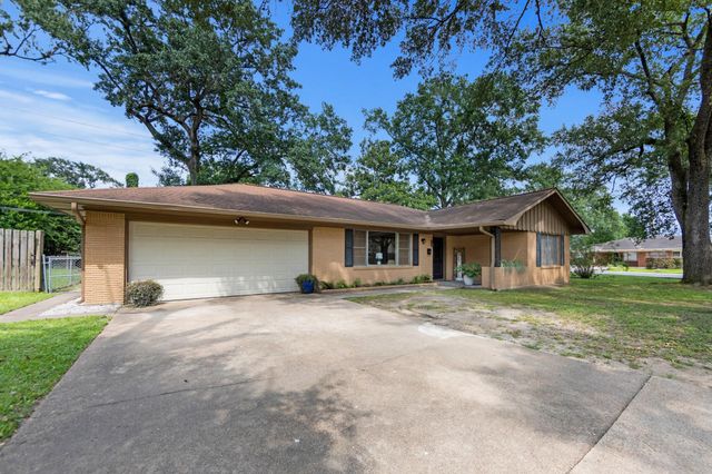 700 Barbara Street, Tomball, TX 77375