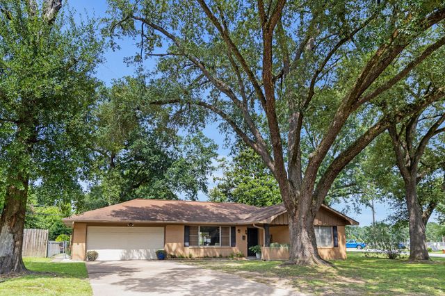 700 Barbara Street, Tomball, TX 77375