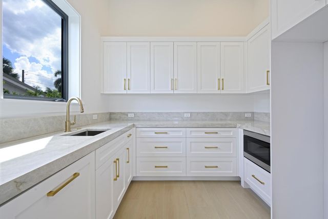 11288 W Teach Road, Palm Beach Gardens, FL 33410