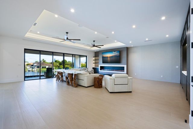 11288 W Teach Road, Palm Beach Gardens, FL 33410