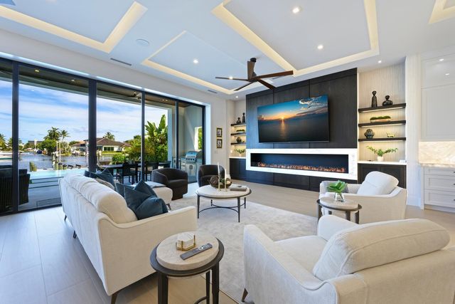 11288 W Teach Road, Palm Beach Gardens, FL 33410