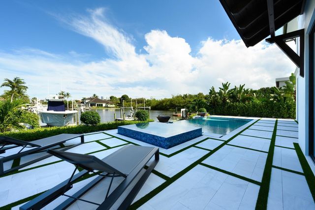 11288 W Teach Road, Palm Beach Gardens, FL 33410