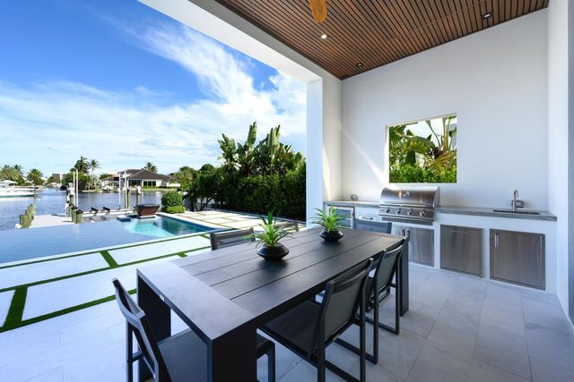 11288 W Teach Road, Palm Beach Gardens, FL 33410