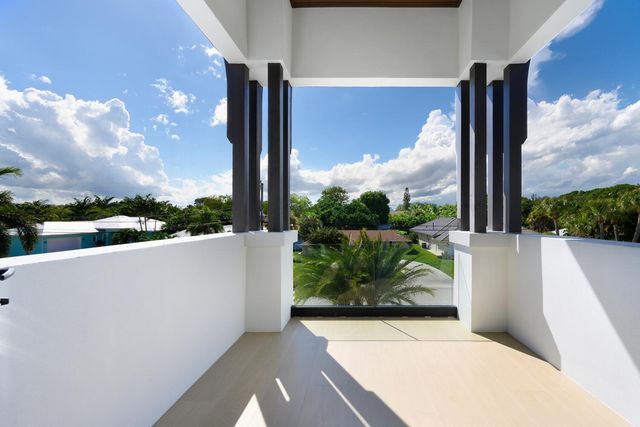 11288 W Teach Road, Palm Beach Gardens, FL 33410