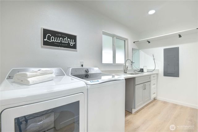 6116 Oakhurst RD S, Seattle, WA 98118