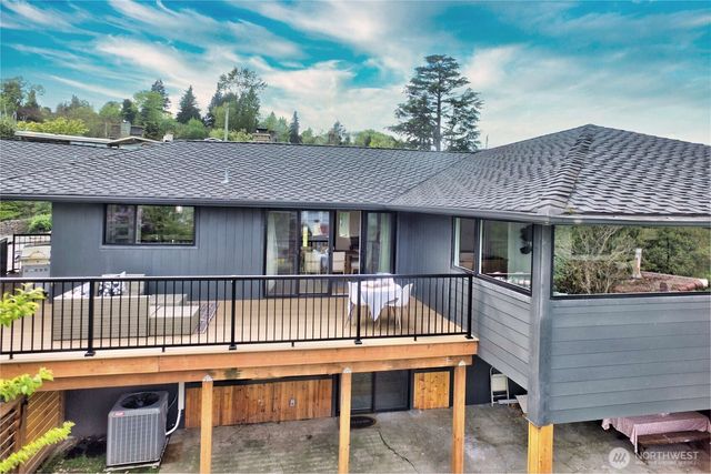 6116 Oakhurst RD S, Seattle, WA 98118