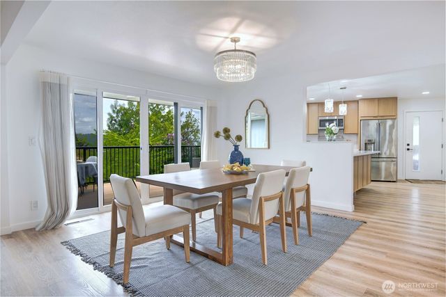6116 Oakhurst RD S, Seattle, WA 98118