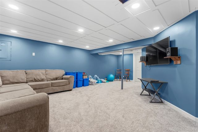 2510 Springmont Avenue, Kalamazoo, MI 49008